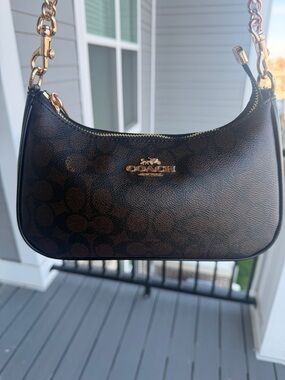 Coach Teri Shoulder Bag Walnut Black